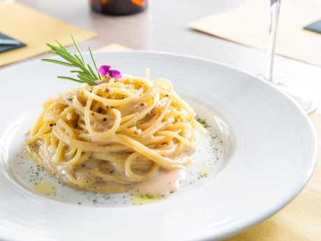 Spaghetti mit Käse und Pfeffer-Restaurant Hotel Alla Fonte-Arta Terme-Karnien 